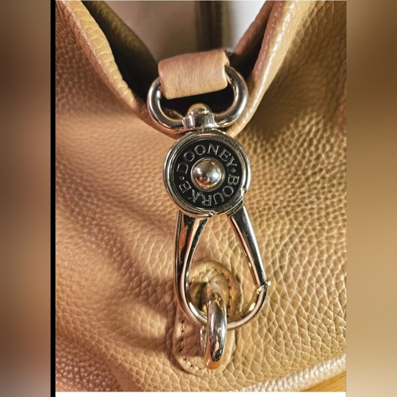 DOUNEY & BOURKE Caramel Pebble Leather Medium Logo Lock Sack Hobo Handbag NWOT - Picture 2 of 8
